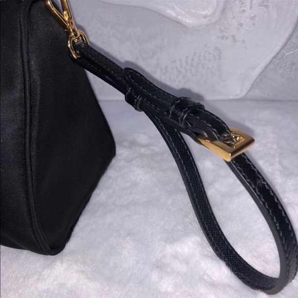 ❌SOLD❌AUTH PRADA NYLON WRISTLET/POUCH - Picture 8 of 8